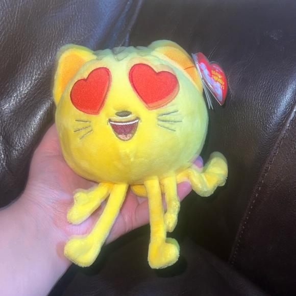 The Emoji Movie “Cat With Heart Eyes 😻” Ty Stuffed Animal - Picture 7 of 7